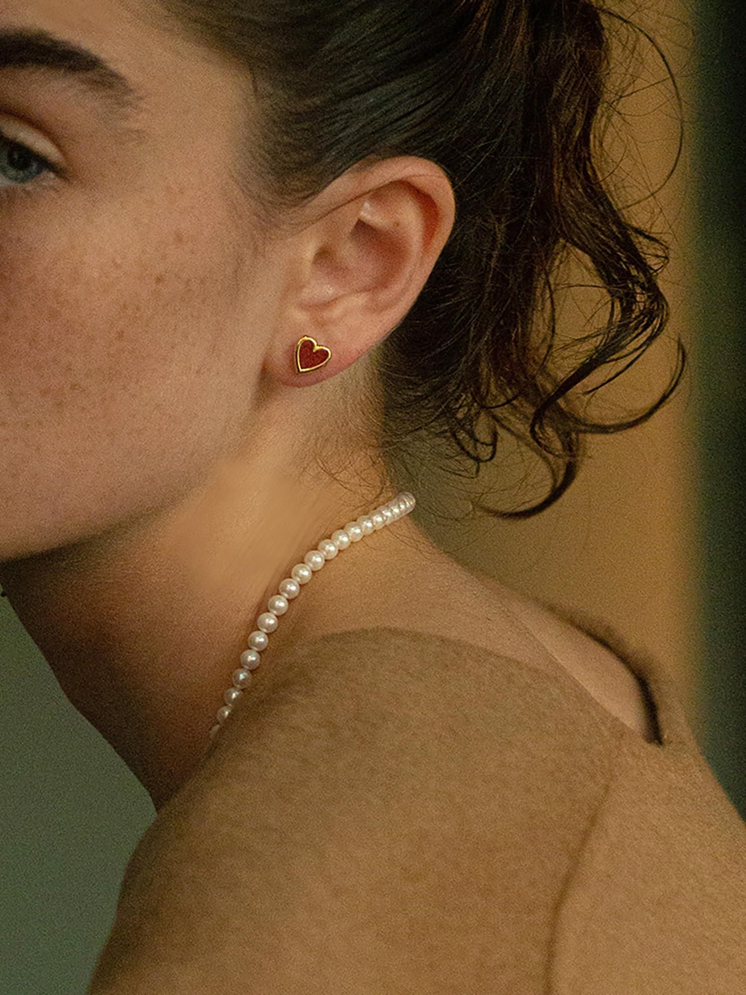 SOPHISTICATED VINTAGE / Vis stone earrings (heart) / Carnelian