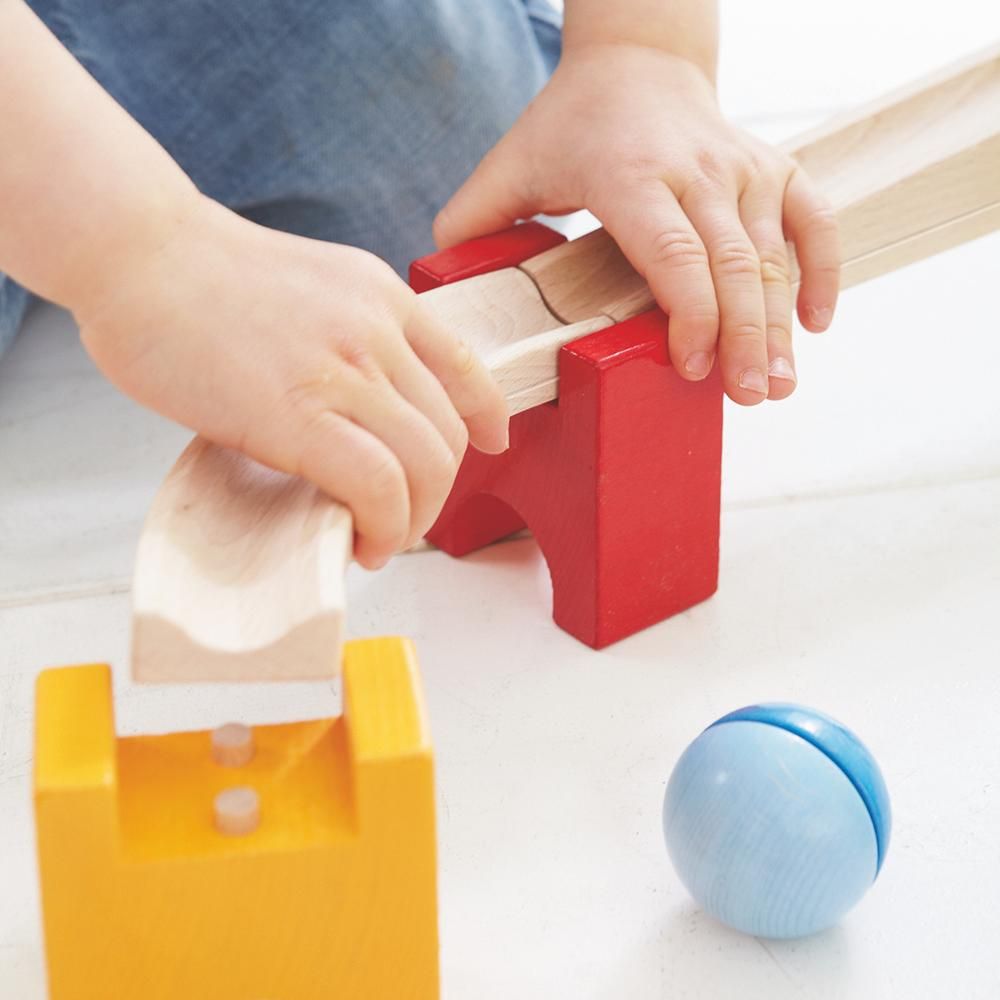 ベビークーゲルバーン・メロディー HABA/ハバ社 の大きな玉のころがる