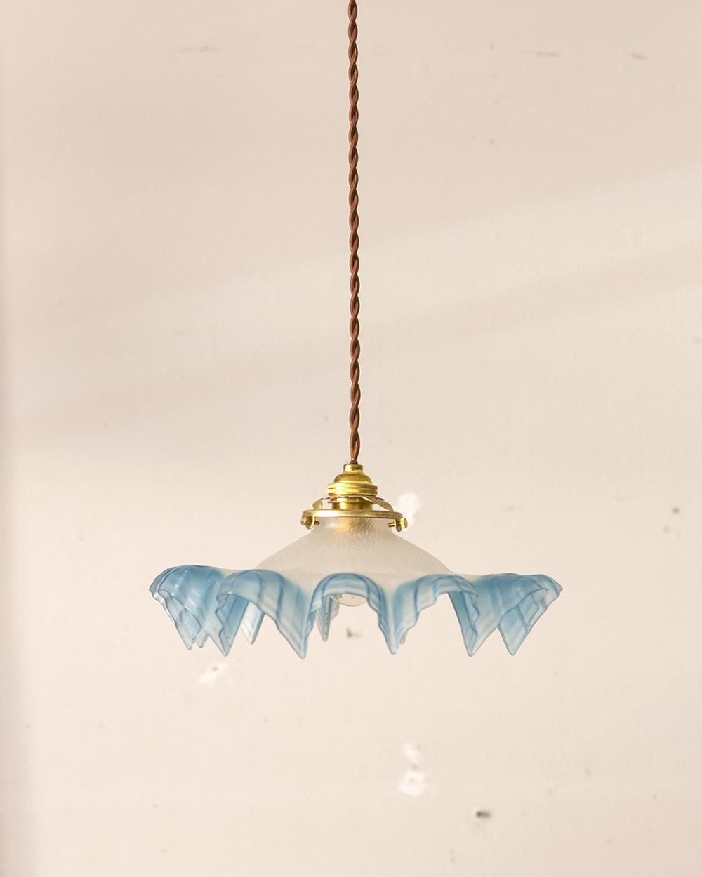フランスアンティーク ライトブルーのフリルガラスシェードランプ.3