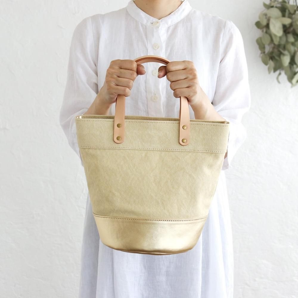 本牛革と22オンス帆布のヌメ革ハンドルバケツ型トートバッグ（ベージュ