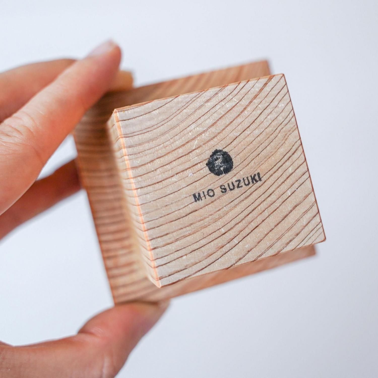 鈴木彫刻所】木彫りの鏡餅（S・Mサイズ） - SAVA!STORE