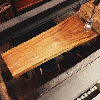 杉一枚板・無垢板特集のページです。| 一枚板テーブル 通販｜大阪｜一