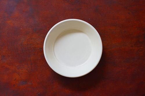 出西窯 5寸 縁付平皿 白 - うつわと暮らしの道具 mokodi モコディ