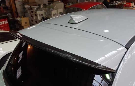 KOSHIカーボンリアルーフスポイラー - フィアット・アバルトパーツの