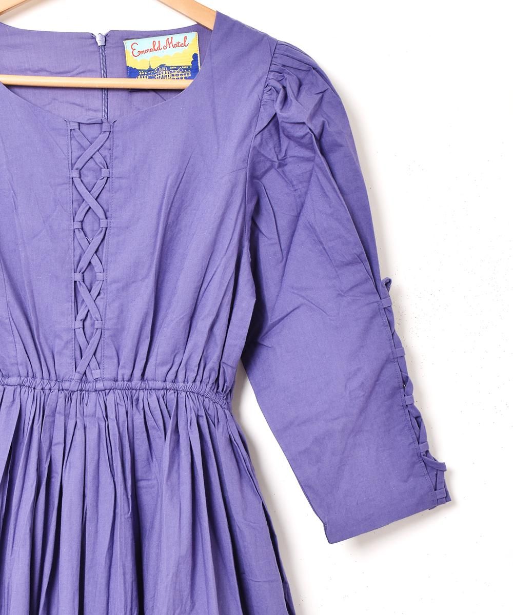 3色展開】「Emerald Motel」無地 長袖レースアップ ワンピース