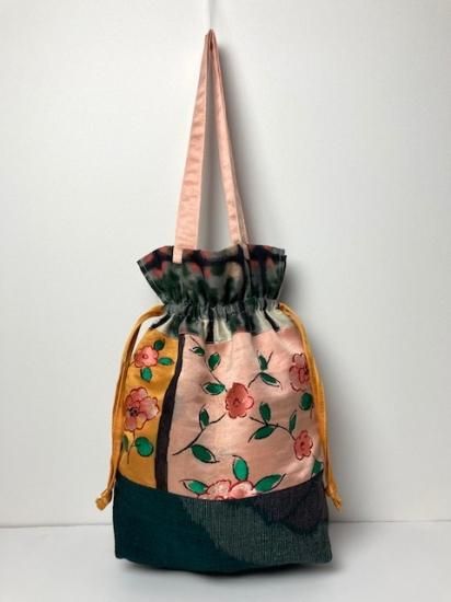 着物・帯リメイク】巾着トートバッグ/オレンジに花帯地・紬・銘仙/カゴ日和