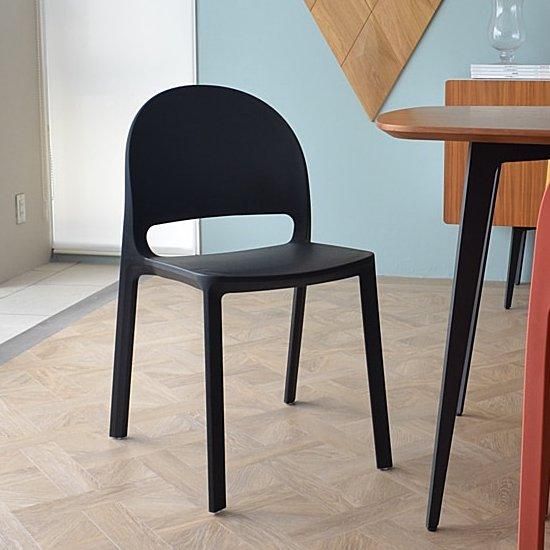 ルナチェア | スタッキングチェア 3色 - デザイナーズ家具 リ