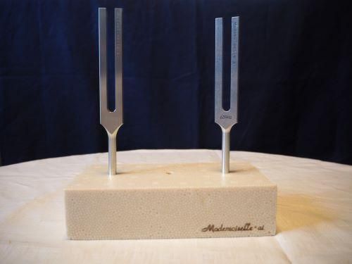 和音用音叉立て ベージュ - マドモアゼル・愛公式ショップ