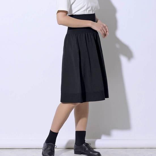 のびるニットミドルスカート ポケット付き | 公式 SAIFUKU サイフク