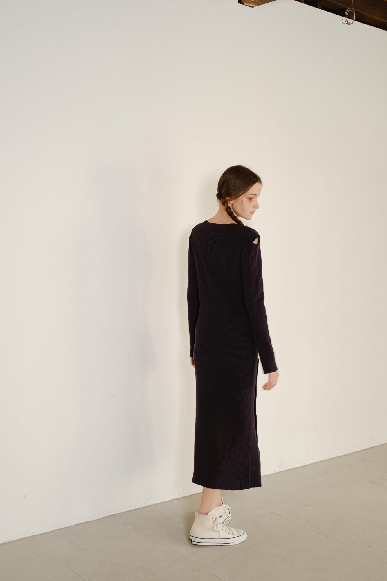 ボタンスリットニットワンピース（NAVY） - PINUE