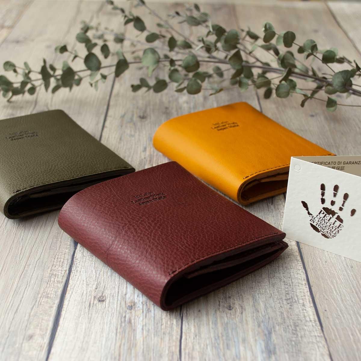 シンプルに使いやすい二つ折り財布 鮮やかなイタリーレザー「ミネルバ