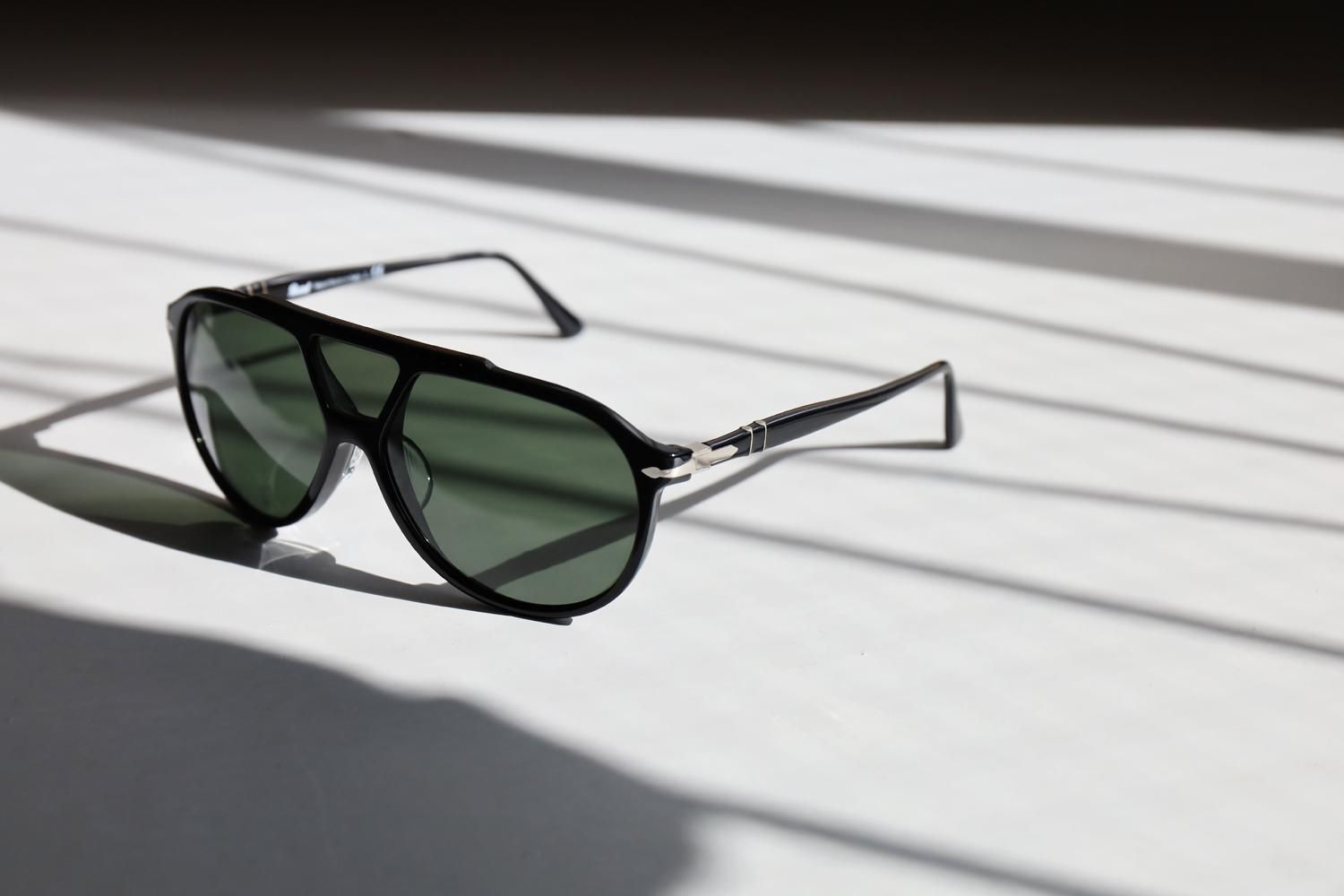 Persol ペルソールのメガネ・サングラス通販サイト | アイウェア