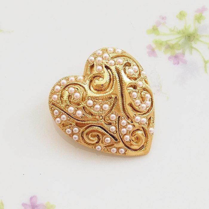 Sphinx スフィンクス ゴールドトーン フェイクパール ハート ブローチ