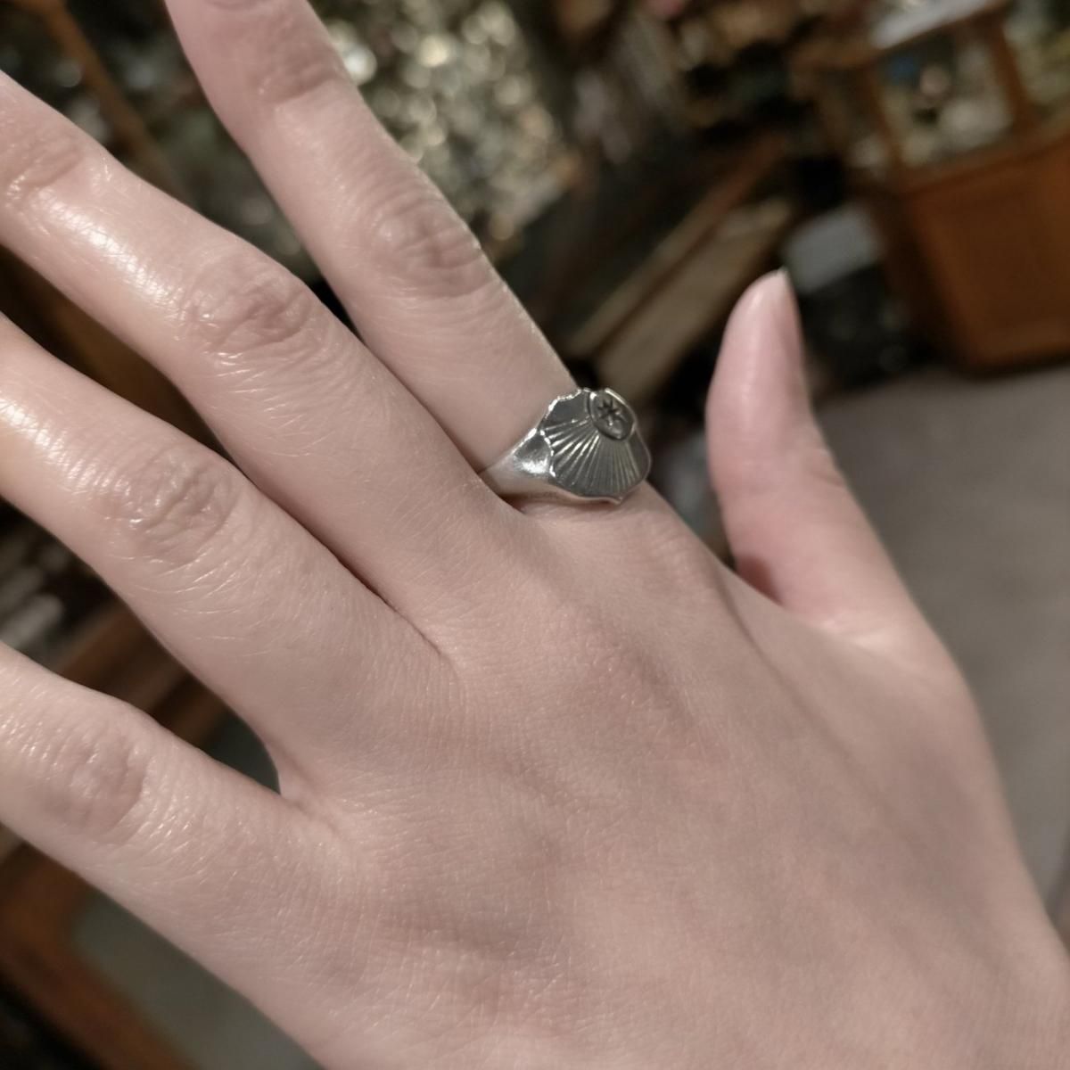 英国製1962年ヴィンテージ スターリングシルバーの存在感あるリング