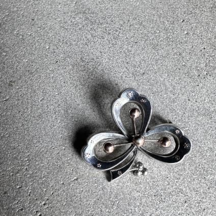 Victorian Silver Niello Shamrock Brooch （ヴィクトリア時代 二エロ