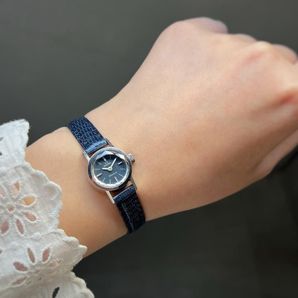 OMEGA GENEVE（オメガ ジュネーブ）ネイビー文字盤 カットガラス 純正