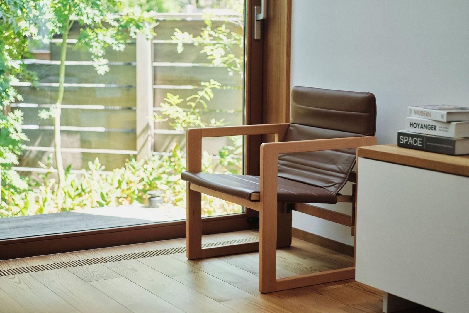 吉村順三・たためる椅子（レザー）｜低座の椅子と暮らしの道具店