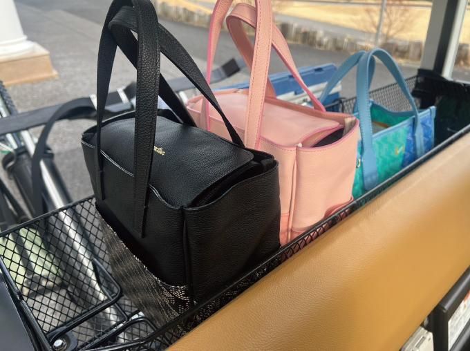 スリムな新型カートバッグ
