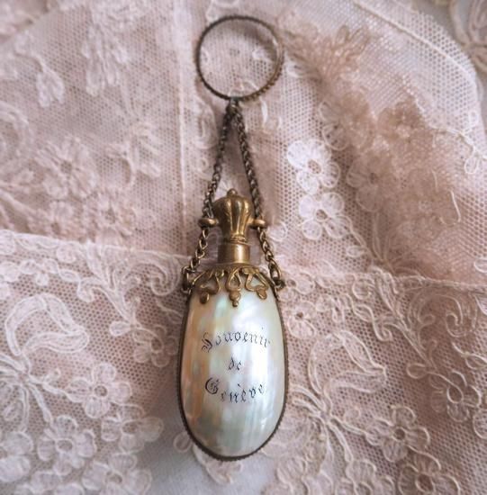 アンティーク 香水瓶 | フランス19世紀 マザーオブパールの香水ボトル