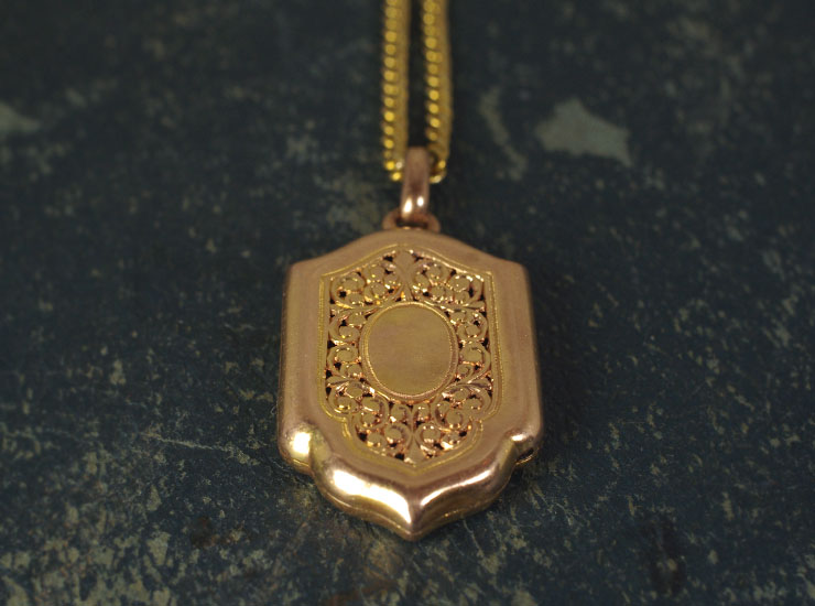 アンティーク18金ロケットペンダント