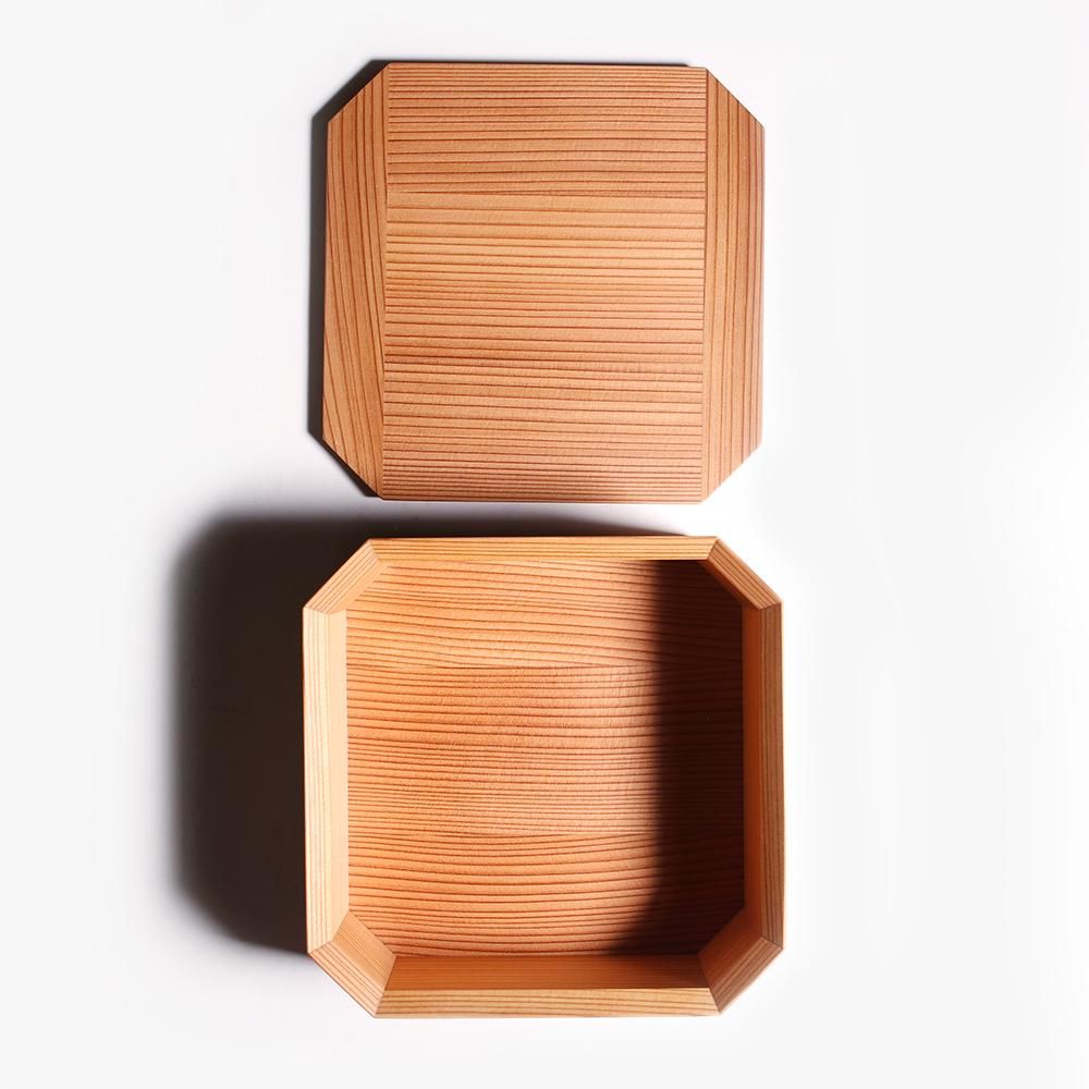 酒井 航（DOUBLE＝DOUBLE FURNITURE）_ 杉隅切弁当箱 大 - NODE