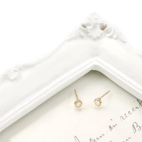 アクセサリーのプレゼント K18YG ムーンストーン ピアス 18金イエロー