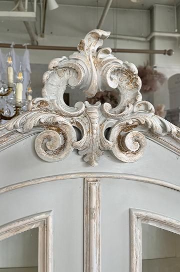 アンティークロココ調ガラスキャビネット【パディントン