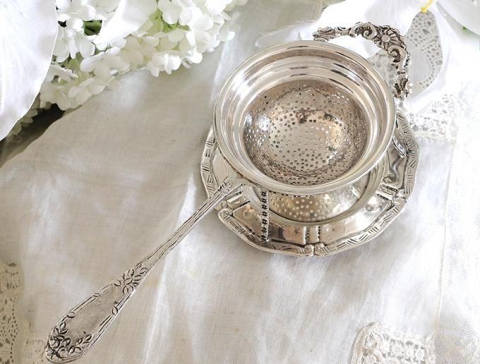 純銀900】ティーストレーナー(スタンド付き) - Edwardian Dreams