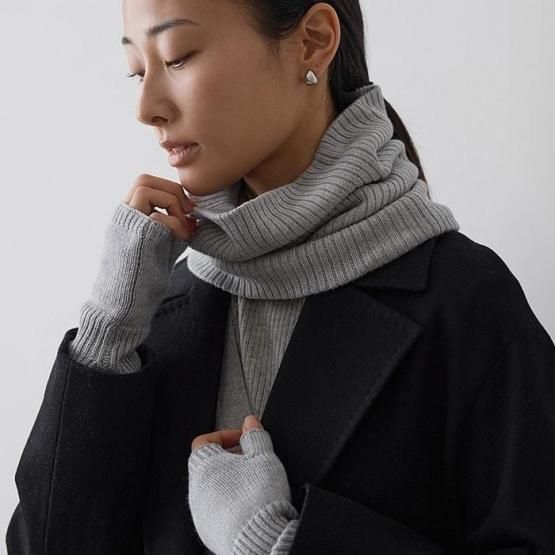 シルクカシミヤの上品な大人のネックウォーマー - DRESS HERSELF