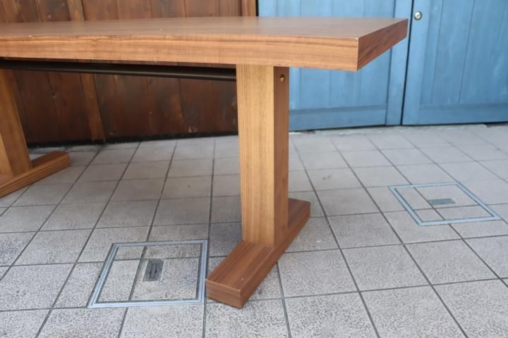 ACTUS(アクタス) OWN-F(オウン エフ) ダイニングテーブルです。/低めの