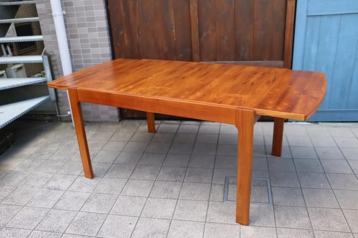 天童木工(TENDO)の稀少なブラジリアンローズウッドを使用した拡張式