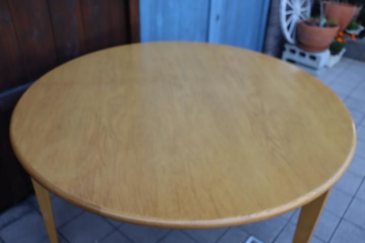 稀少◇IDEE(イデー)の長大作デザインのダイニングテーブルです。現在は