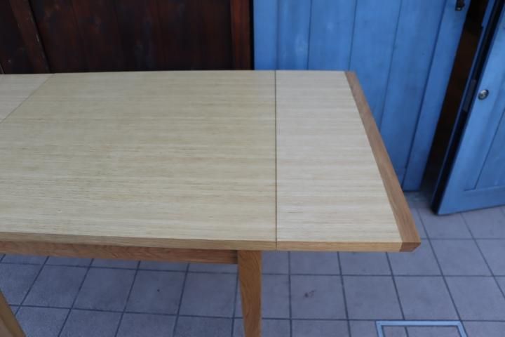 値下げ/IDC大塚家具にて取り扱われていた、ビエンナ オーク材 伸長式