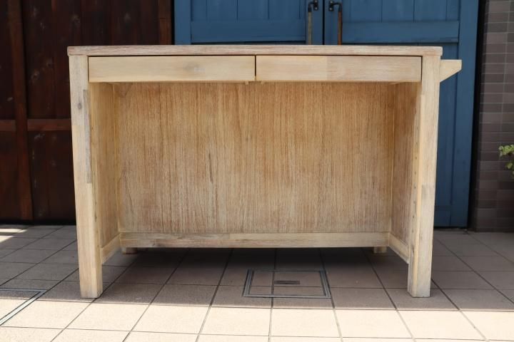 unico(ウニコ)の木目を際立たせ、ホワイトウォッシュ塗装が魅力のMANOA