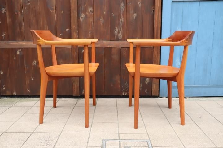 KAGURA(家具蔵)のチェリー無垢材を使用したVOGUE 2(ヴォーグ2) アーム