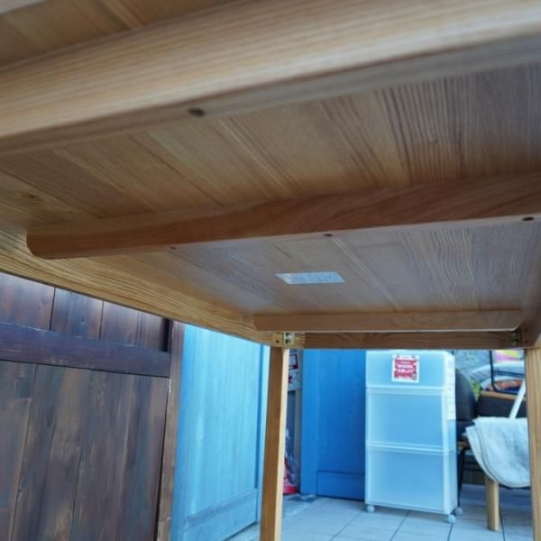 無印良品(MUJI)の希少なタモ材 ダイニングテーブル 140cmです