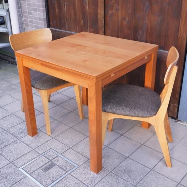 unico(ウニコ)のFIX(フィックス)シリーズのダイニングチェアー2脚