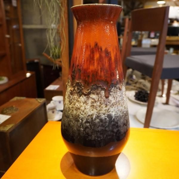 ドイツ製のヴィンテージFat Lava(ファットラヴァ)フラワーベースです