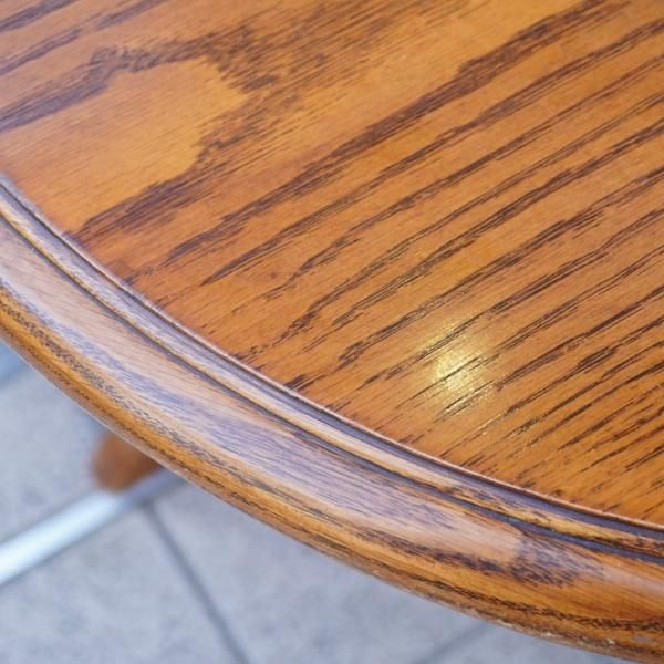 Shin Lee（シンリー）の伸長式ダイニングテーブルです。アンティーク調