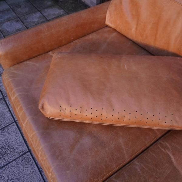 unico(ウニコ)のVINT(ヴィント）レザー 3人掛けソファーです。しなやか