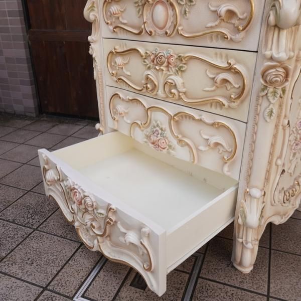 ロココ調の猫脚4段チェストです。アンティーク調のクラシックな装飾と