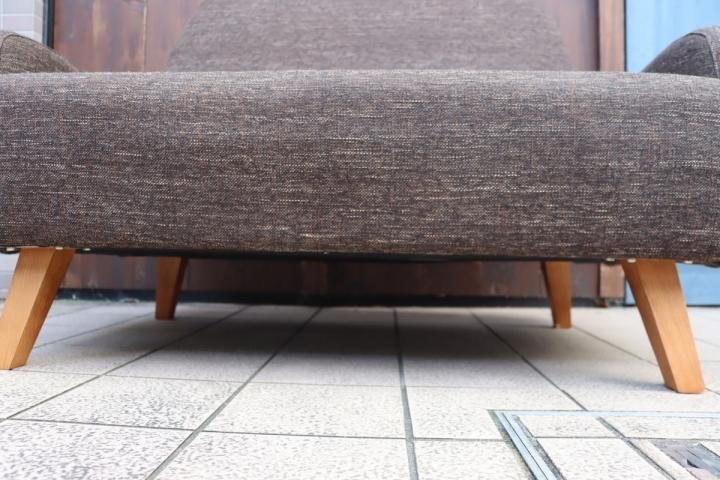 unico(ウニコ)のEVA(エヴァ)2シーターソファです。シンプルで