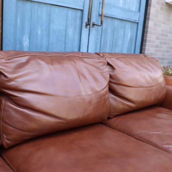 人気のunico(ウニコ)よりMOLN(モルン) レザー 3シーターソファーです