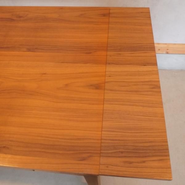 無印良品(MUJI)のウォールナット材 エクステンションテーブルです