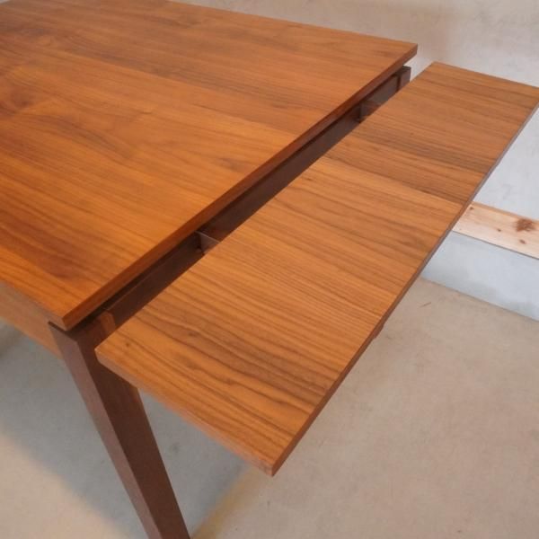 無印良品(MUJI)のウォールナット材 エクステンションテーブルです