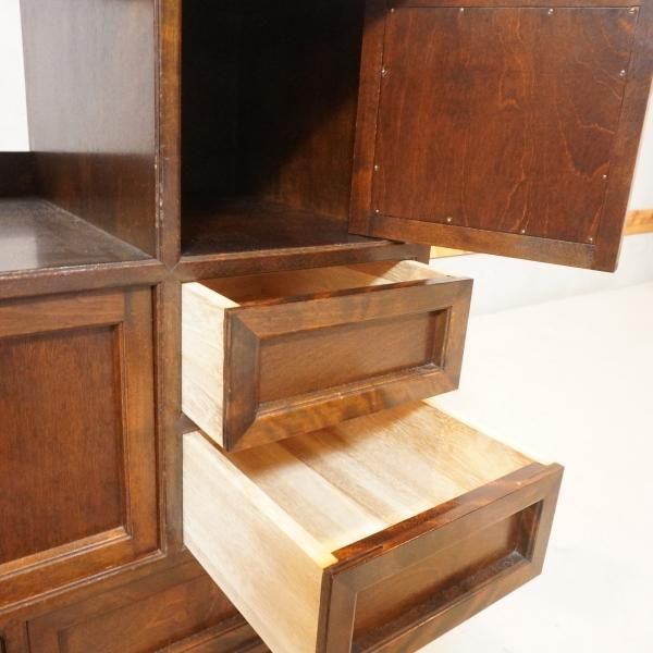 値下げ/松本民芸家具の廃番稀少な茶箪笥のご紹介です。クラシカルな