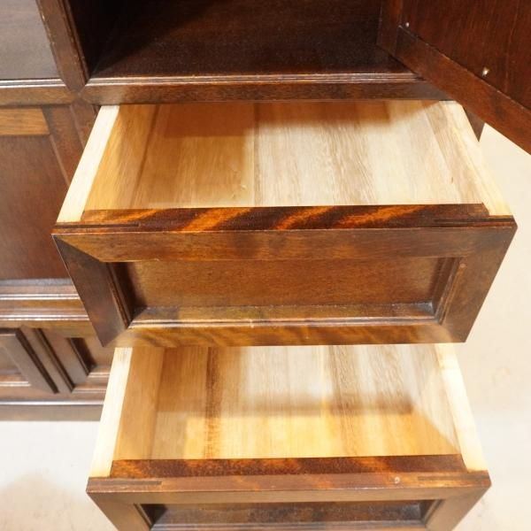 値下げ/松本民芸家具の廃番稀少な茶箪笥のご紹介です。クラシカルな