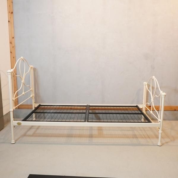 稀少なLAURA ASHLEY(ローラアシュレイ)Petula(ペトゥラ)シングルベッド