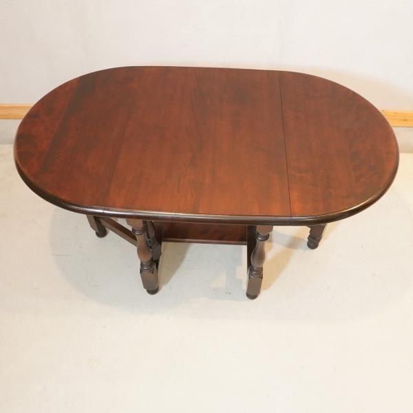 松本民芸家具のM型バタフライテーブルです。ミズメザクラ無垢材を使用