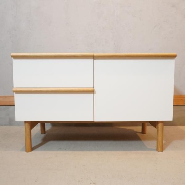 IDEE(イデー)のSTILT SIDEBOARD S(スティルト)サイドボードです。収納